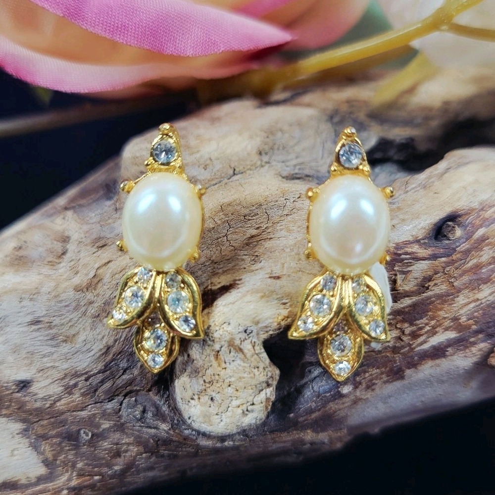 Vintage Richelieu Faux Pearl And Rhinestone Minimalist Earrings Pierced